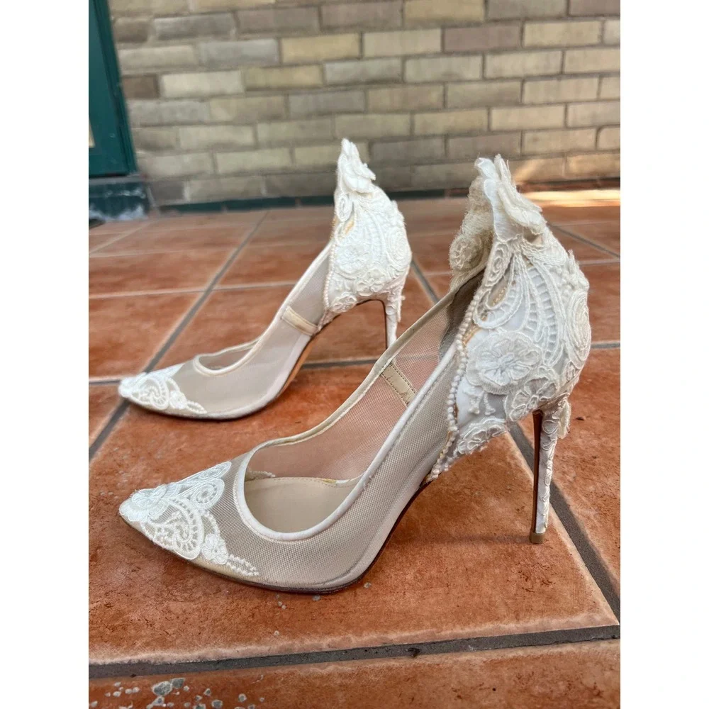 Imagine Vince Camuto White Lace Pointed Toe Pumps Heels Sz 9M Wedding Bridal - Picture 3 of 9